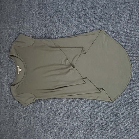 EXPRESS One Eleven Women's Tee Shirt Short Front/Long Back Army Green Sz S - Picture 2 of 6